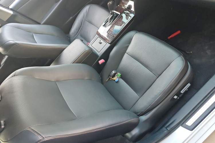 Used Toyota Camry 2016 2.0G 10th Anniversary Leading Edition Right Front Seat