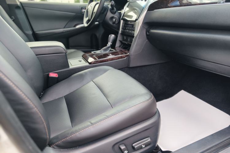 Used Toyota Camry 2016 2.0G 10th Anniversary Leading Edition Right Front Seat