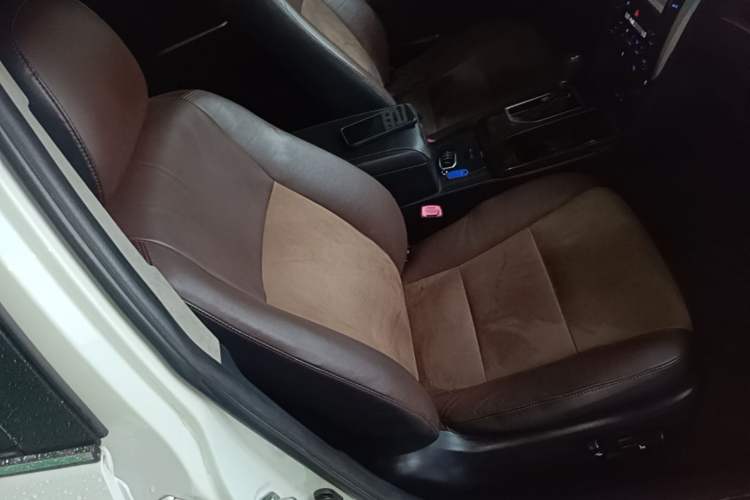 Used Toyota Camry 2016 2.5G 10th Anniversary Deluxe Navigation Edition Right Front Seat