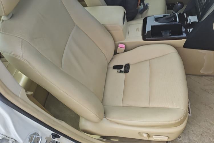 Used Toyota Camry 2016 Dual-Engine 2.5 HG 10th Anniversary Deluxe Navigation Edition Right Front Seat