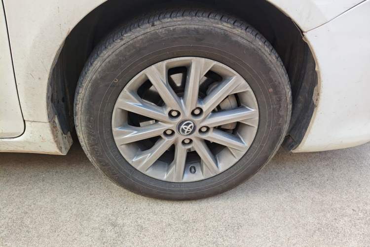 Used Toyota Camry 2016 2.0G 10th Anniversary Luxury Edition Right Front Wheel Hub