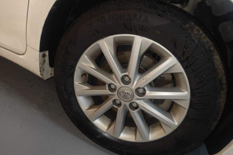 Used Toyota Camry 2016 2.0G 10th Anniversary Leading Edition Right Front Wheel Hub