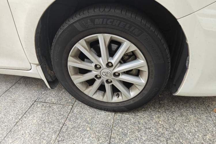 Used Toyota Camry 2016 2.0E 10th Anniversary Elite Edition Right Front Wheel Hub
