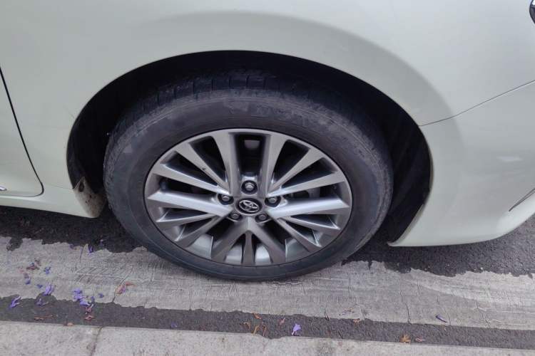 Used Toyota Camry 2016 2.5G 10th Anniversary Deluxe Navigation Edition Right Front Wheel Hub
