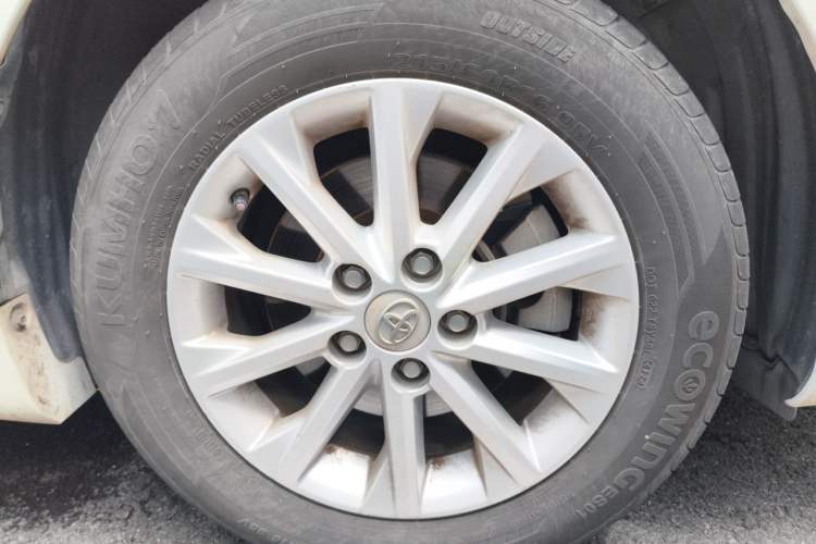 Used Toyota Camry 2016 2.0G 10th Anniversary Leading Edition Right Front Wheel Hub