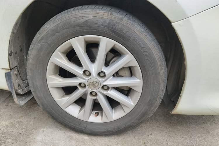 Used Toyota Camry 2016 2.0G 10th Anniversary Leading Edition Right Front Wheel Hub