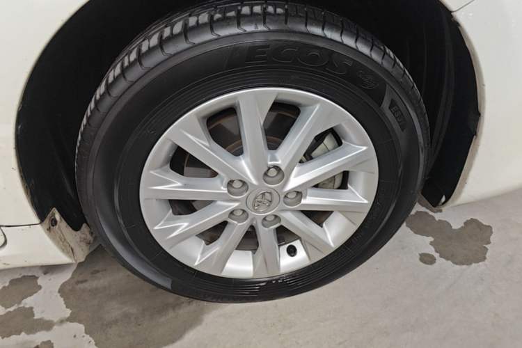Used Toyota Camry 2016 2.0G 10th Anniversary Leading Edition Right Front Wheel Hub
