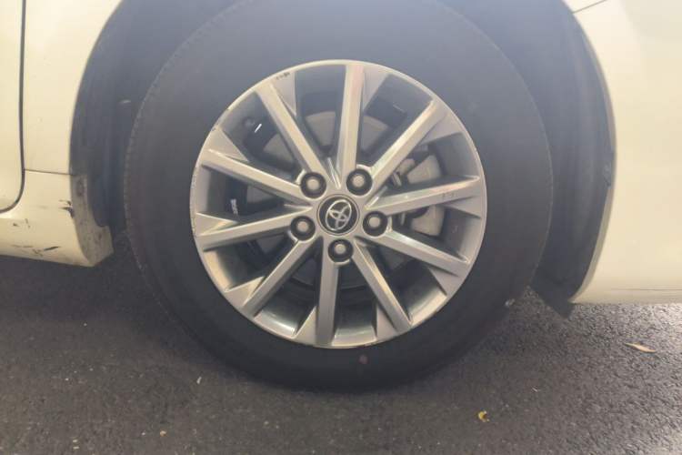Used Toyota Camry 2016 2.0G 10th Anniversary Luxury Edition Right Front Wheel Hub