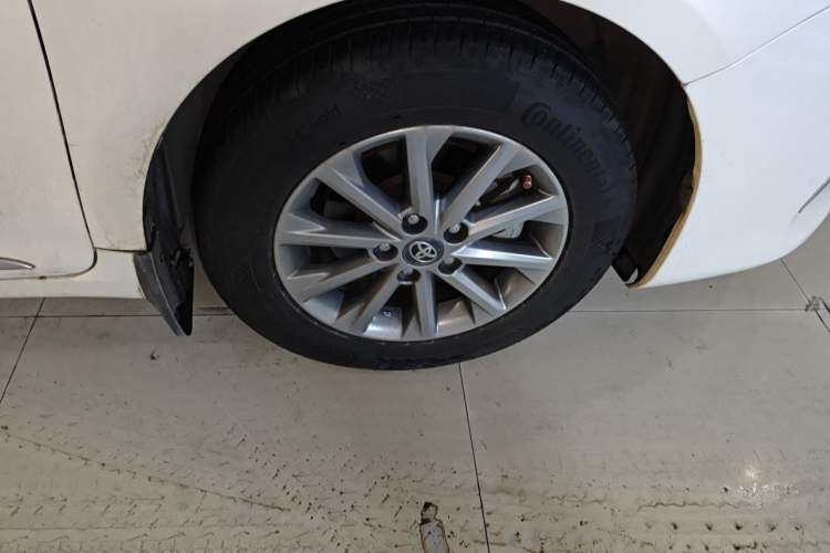 Used Toyota Camry 2016 2.0G 10th Anniversary Luxury Edition Right Front Wheel Hub