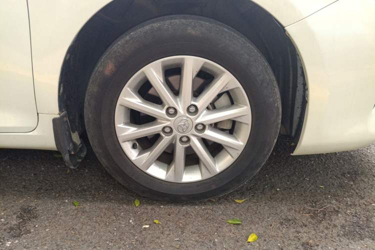 Used Toyota Camry 2016 2.0E 10th Anniversary Elite Edition Right Front Wheel Hub