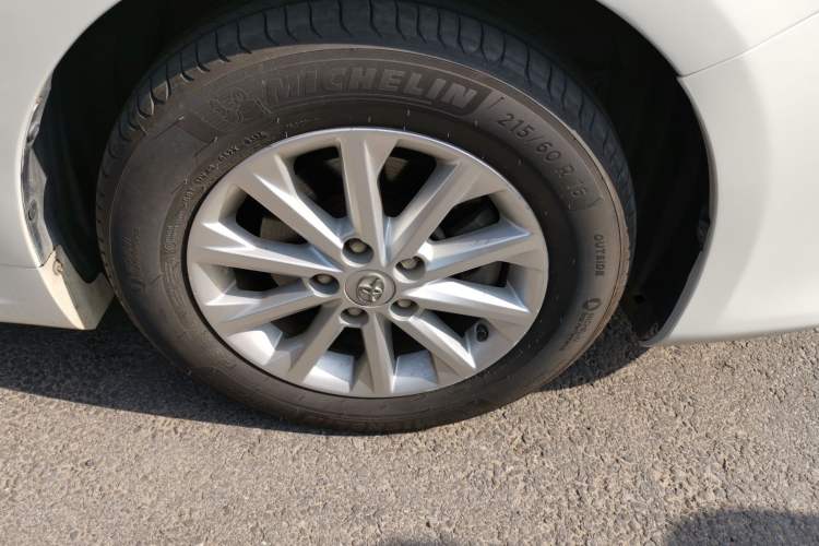 Used Toyota Camry 2016 2.0G 10th Anniversary Leading Edition Right Front Wheel Hub