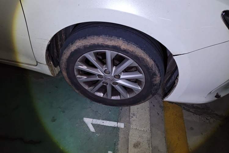 Used Toyota Camry 2016 2.0E 10th Anniversary Elite Edition Right Front Wheel Hub