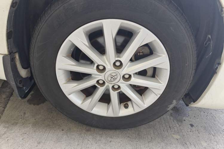 Used Toyota Camry 2016 2.0G 10th Anniversary Leading Edition Right Front Wheel Hub