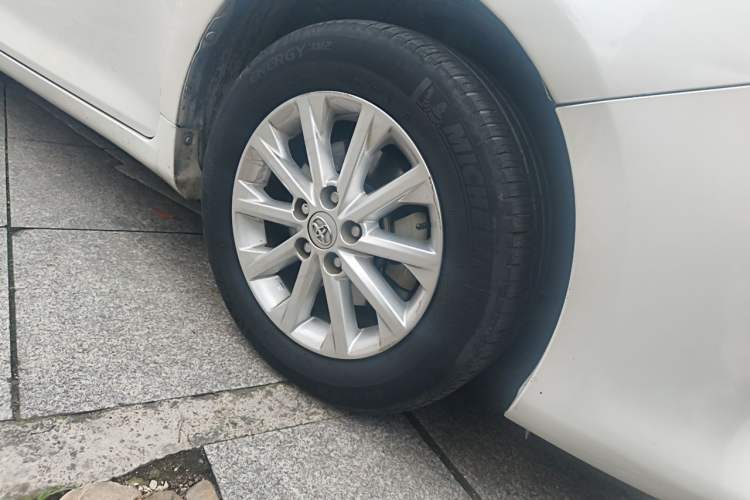 Used Toyota Camry 2016 2.0G 10th Anniversary Leading Edition Right Front Wheel Hub