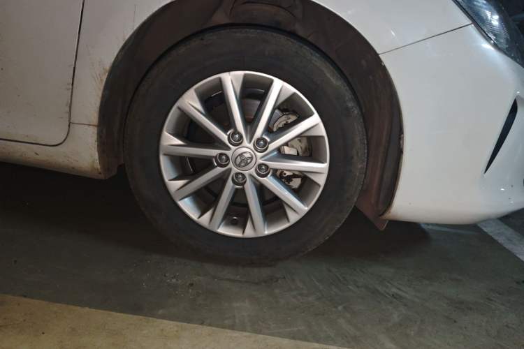 Used Toyota Camry 2016 2.0G 10th Anniversary Leading Edition Right Front Wheel Hub