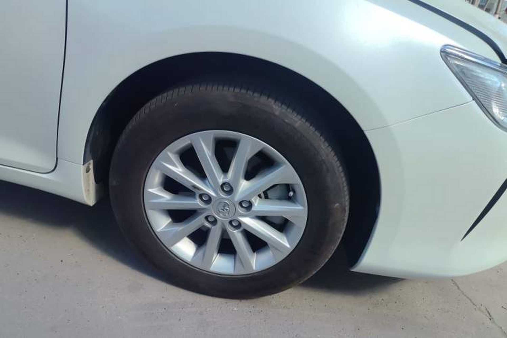 Used Toyota Camry 2016 2.0E 10th Anniversary Elite Edition Right Front Wheel Hub