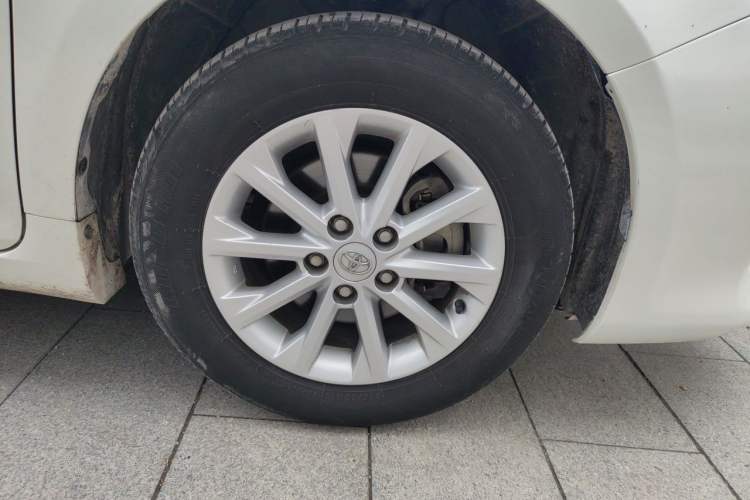Used Toyota Camry 2016 2.0G 10th Anniversary Leading Edition Right Front Wheel Hub