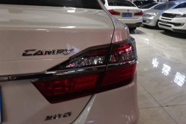 Used Toyota Camry 2016 2.0G 10th Anniversary Leading Edition Right Rear Taillight