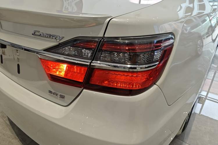 Used Toyota Camry 2016 2.0S 10th Anniversary Lingdong Edition Right Rear Taillight