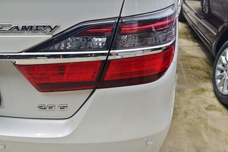 Used Toyota Camry 2016 2.0G 10th Anniversary Leading Edition Right Rear Taillight