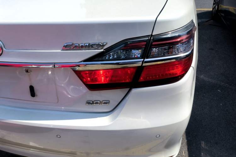 Used Toyota Camry 2016 2.0G 10th Anniversary Leading Edition Right Rear Taillight