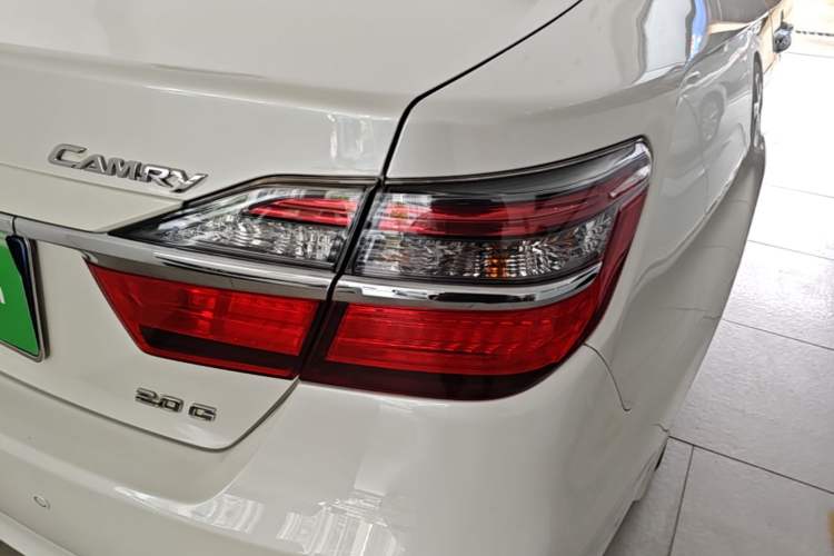 Used Toyota Camry 2016 2.0G 10th Anniversary Leading Edition Right Rear Taillight