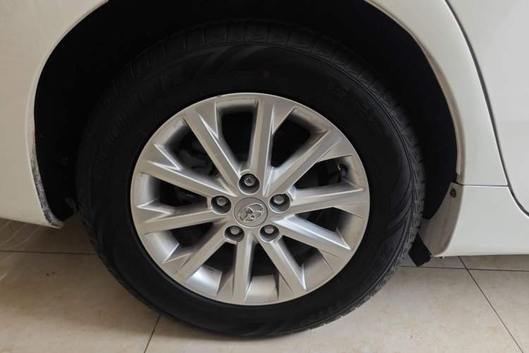 Used Toyota Camry 2016 2.0E 10th Anniversary Elite Edition Right Rear Wheel Hub