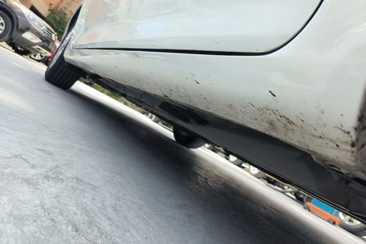 Used Toyota Camry 2016 2.0E 10th Anniversary Elite Edition Right Side Sill