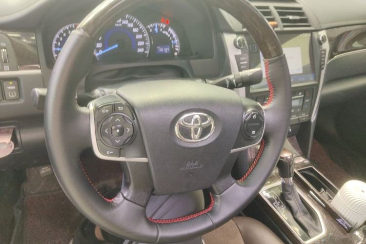 Used Toyota Camry 2016 2.5G 10th Anniversary Deluxe Navigation Edition Steering Wheel