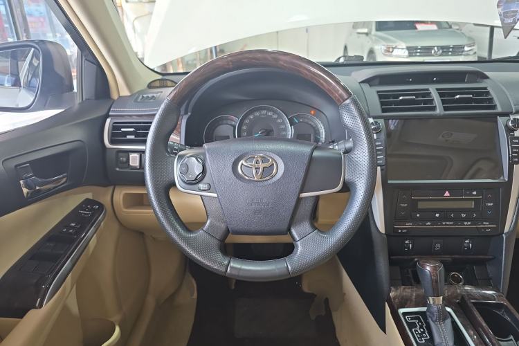 Used Toyota Camry 2016 2.0G 10th Anniversary Leading Edition Steering Wheel