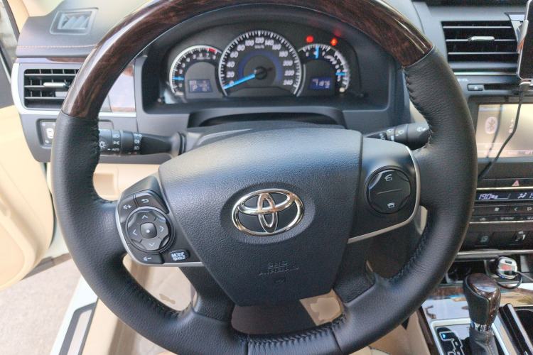 Used Toyota Camry 2016 2.0G 10th Anniversary Luxury Edition Steering Wheel