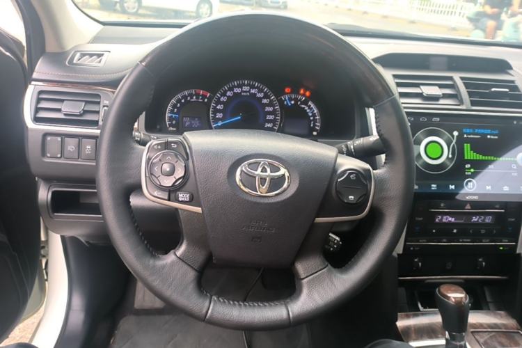 Used Toyota Camry 2016 2.5G 10th Anniversary Deluxe Navigation Edition Steering Wheel