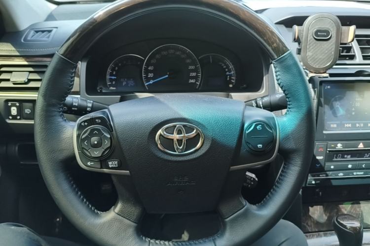 Used Toyota Camry 2016 2.5G 10th Anniversary Deluxe Navigation Edition Steering Wheel
