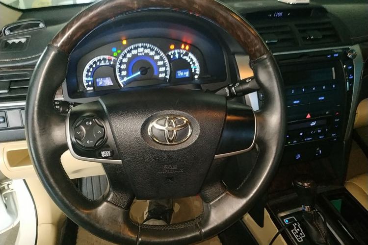 Used Toyota Camry 2016 2.0G 10th Anniversary Leading Edition Steering Wheel