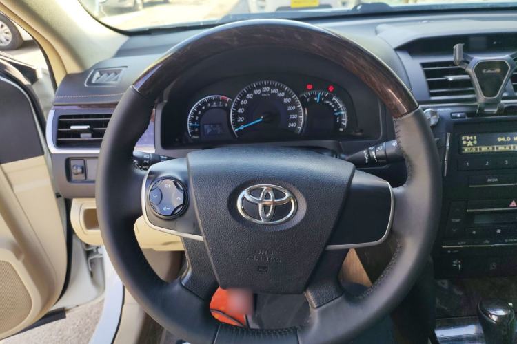 Used Toyota Camry 2016 2.0G 10th Anniversary Leading Edition Steering Wheel