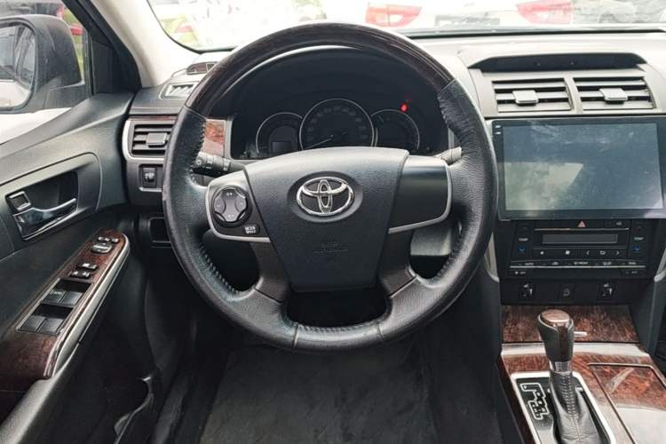 Used Toyota Camry 2016 2.0G 10th Anniversary Leading Edition Steering Wheel