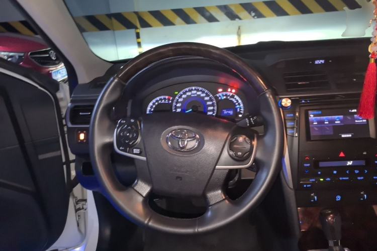 Used Toyota Camry 2016 2.0G 10th Anniversary Luxury Edition Steering Wheel