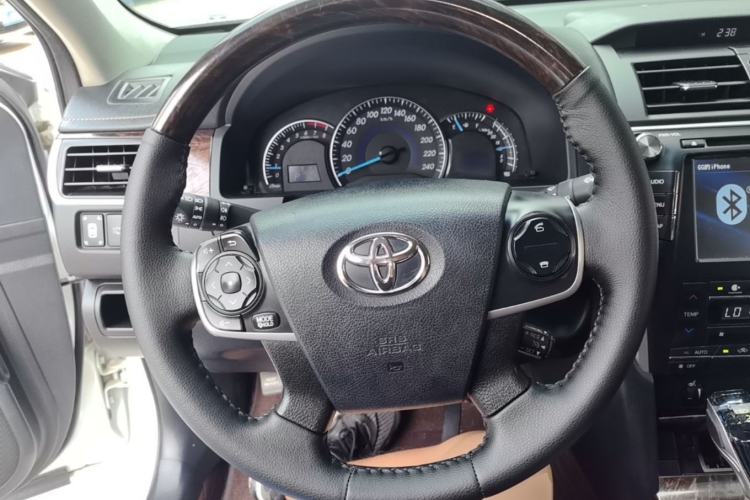 Used Toyota Camry 2016 2.5G 10th Anniversary Deluxe Navigation Edition Steering Wheel