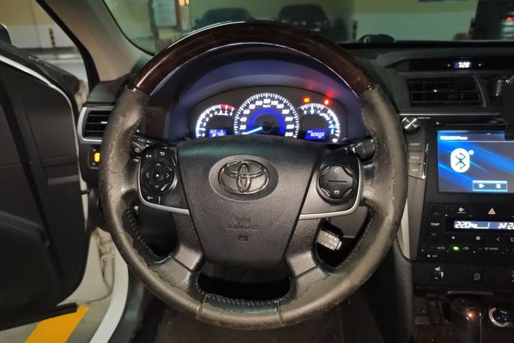 Used Toyota Camry 2016 2.5G 10th Anniversary Deluxe Navigation Edition Steering Wheel