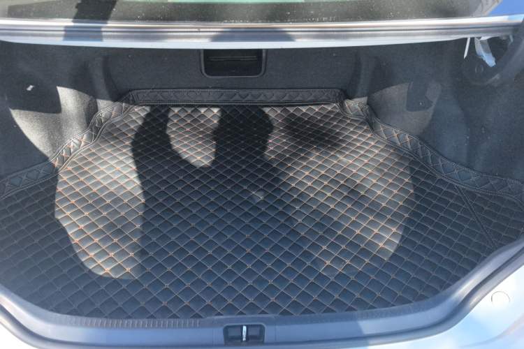 Used Toyota Camry 2016 2.0G 10th Anniversary Leading Edition Trunk