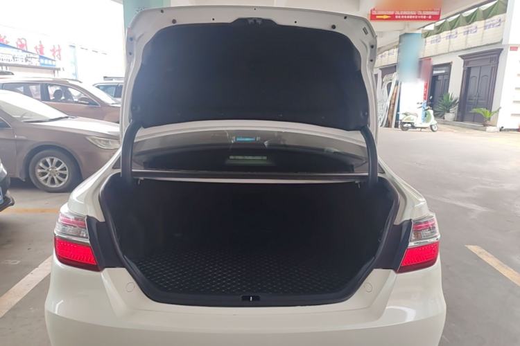 Used Toyota Camry 2016 2.0G 10th Anniversary Leading Edition Trunk