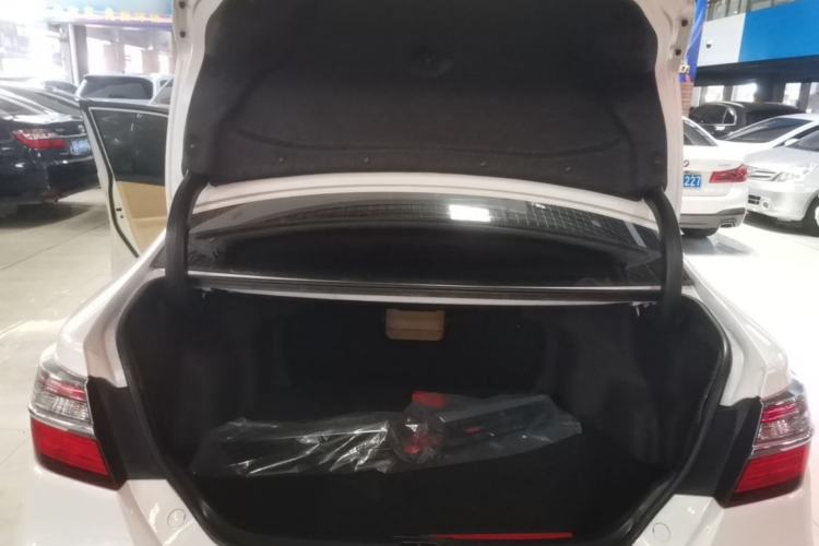 Used Toyota Camry 2016 2.0G 10th Anniversary Leading Edition Trunk