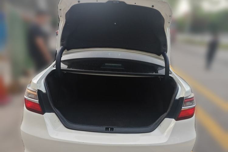 Used Toyota Camry 2016 2.0E 10th Anniversary Elite Edition Trunk