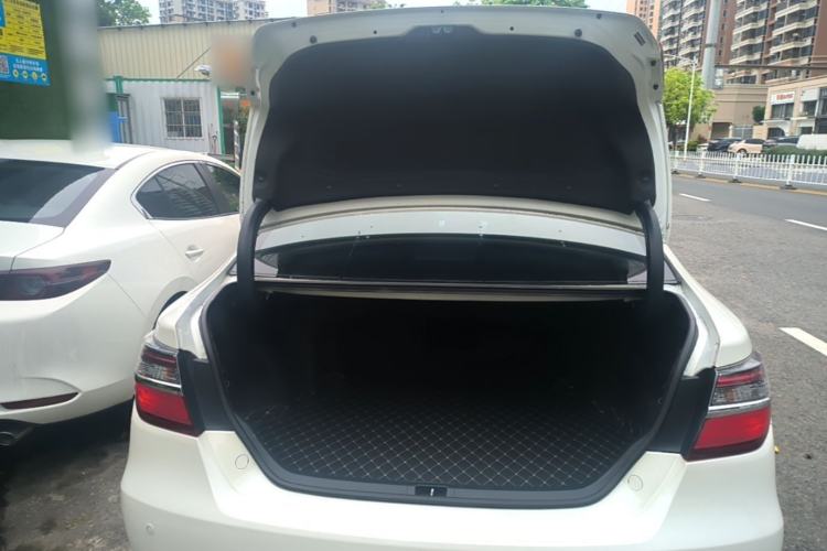 Used Toyota Camry 2016 2.5G 10th Anniversary Deluxe Navigation Edition Trunk