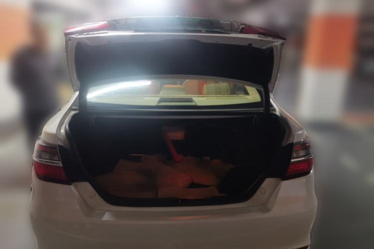 Used Toyota Camry 2016 2.0G 10th Anniversary Leading Edition Trunk