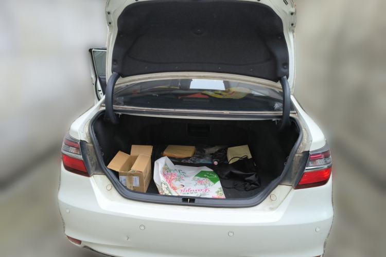 Used Toyota Camry 2016 2.0G 10th Anniversary Leading Edition Trunk
