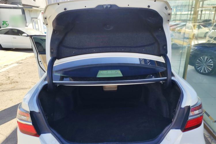 Used Toyota Camry 2016 2.0G 10th Anniversary Leading Edition Trunk