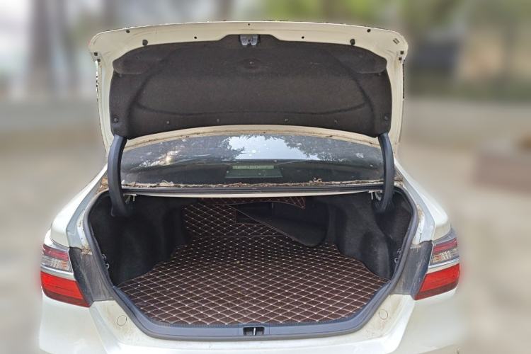 Used Toyota Camry 2016 2.0G 10th Anniversary Leading Edition Trunk