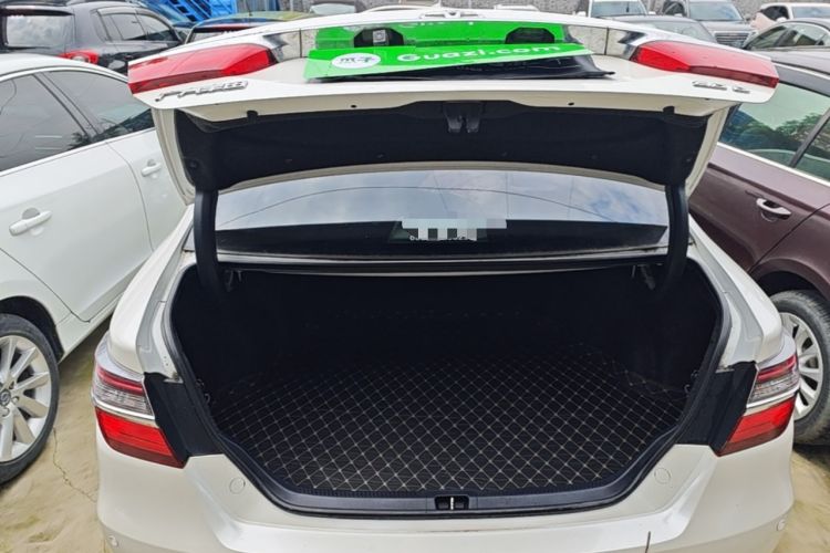 Used Toyota Camry 2016 2.0G 10th Anniversary Leading Edition Trunk