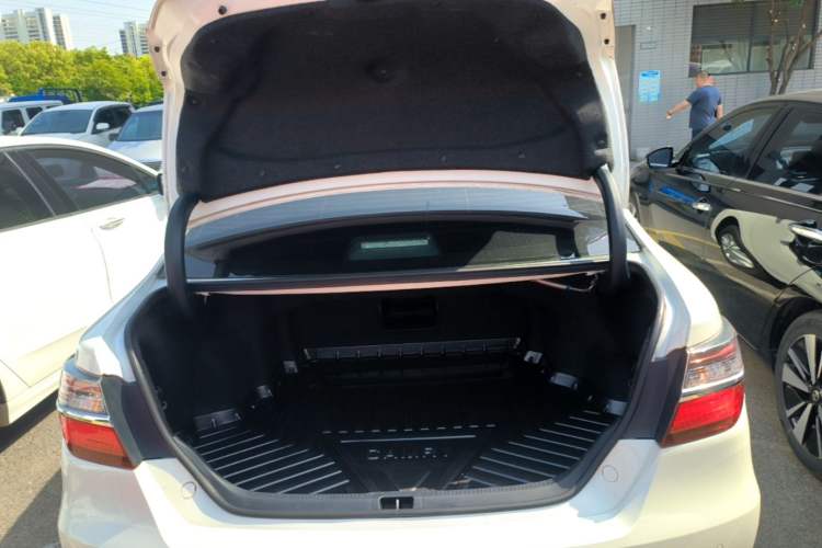 Used Toyota Camry 2016 2.0G 10th Anniversary Leading Edition Trunk